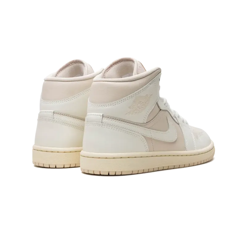 Jordan Air Jordan 1 WMNS White / Light Tan Womens