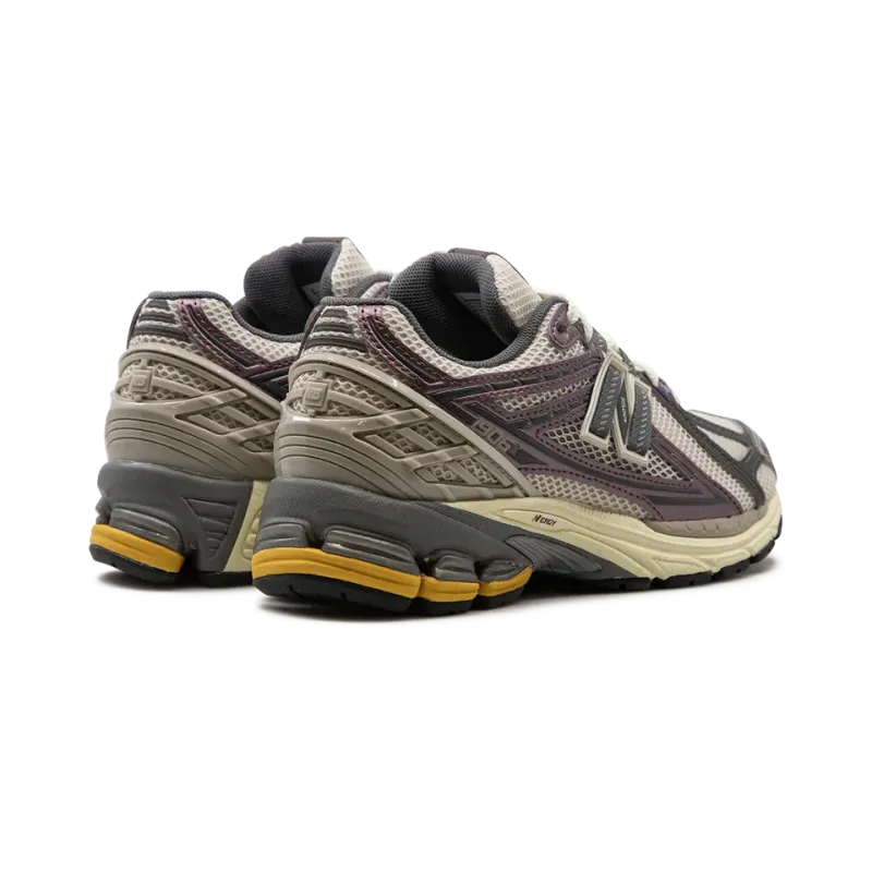 New Balance 1906R LICORICE Mens