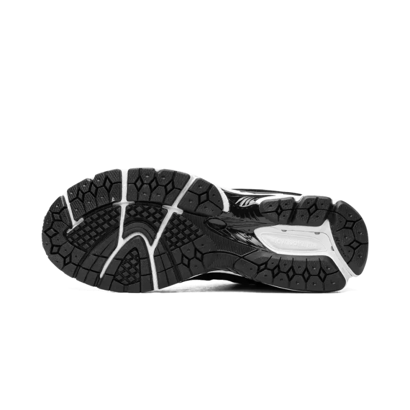 New Balance 2002R Black / Gunmetal Mens