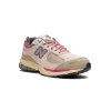 New Balance 2002R Hiking Pack - Beige Mens