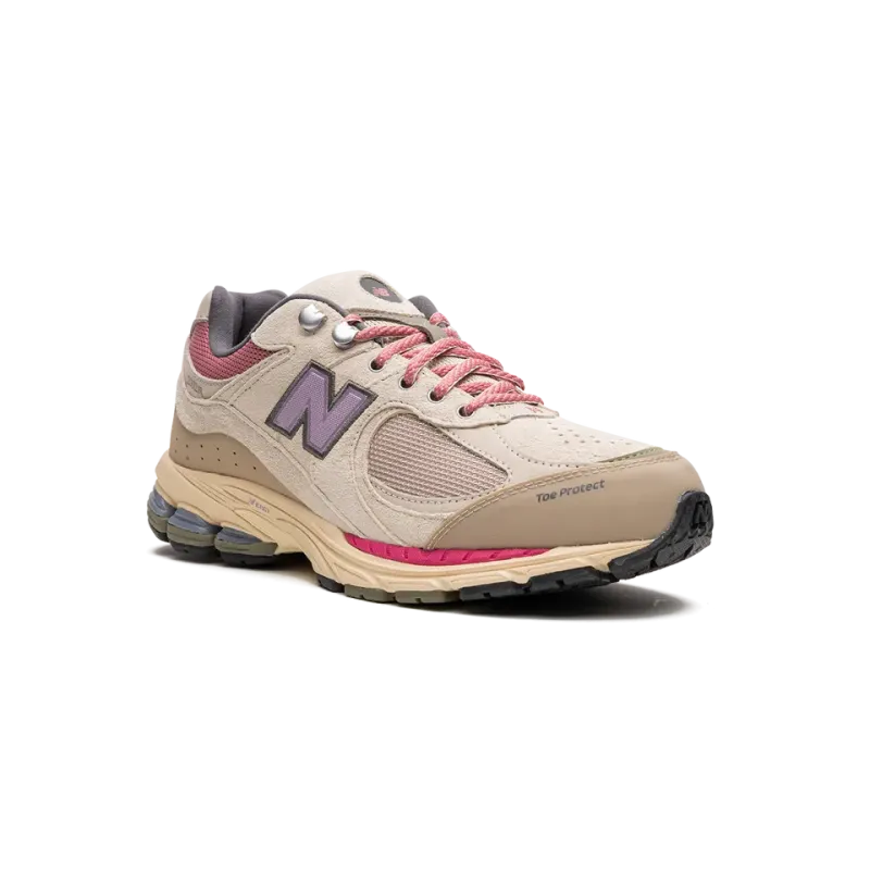 New Balance 2002R Hiking Pack - Beige Mens
