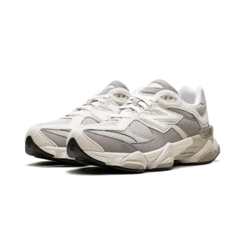 New Balance 9060 GS Linen Timberwolf Grade School