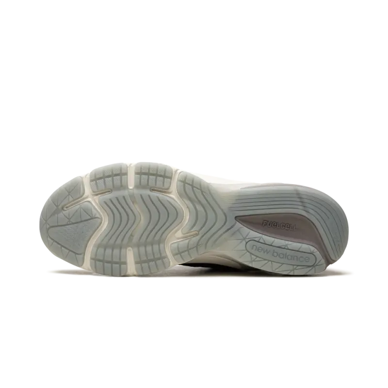 New Balance 990v6 MiUSA Ronnie Fieg Madison Square Garden Navy Mens