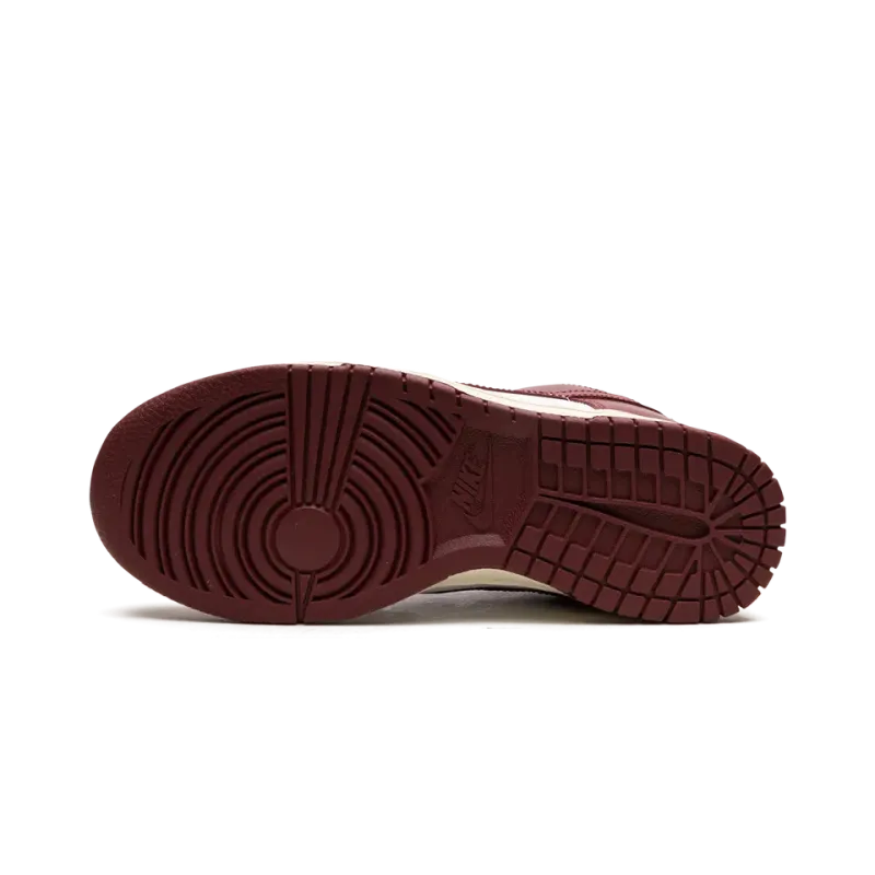 Nike DUNK LOW PRM WMNS Team Red Womens