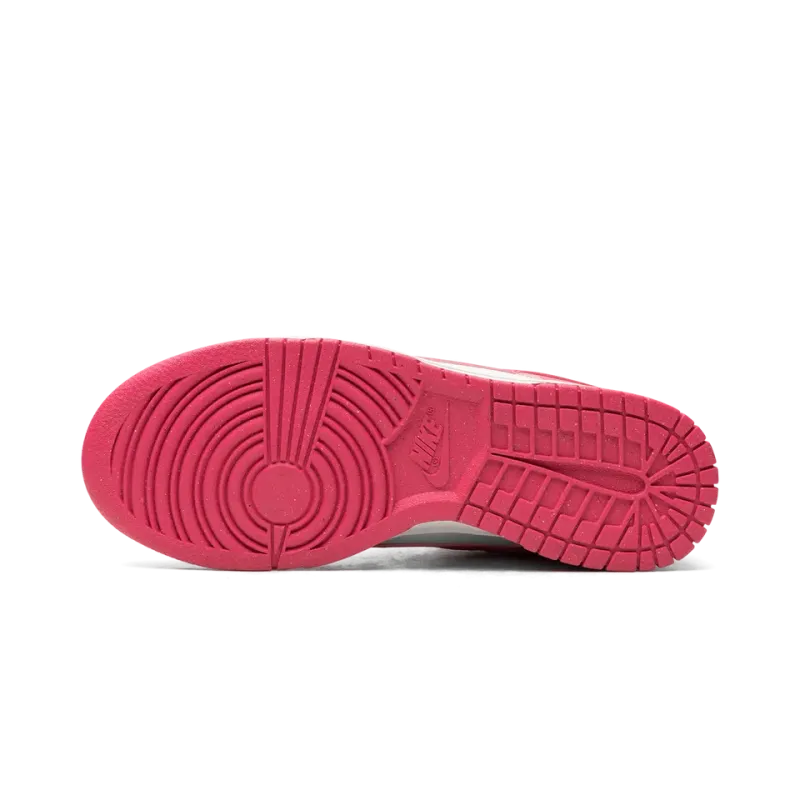 Nike Nike Dunk Low. WMNS Pink Womens