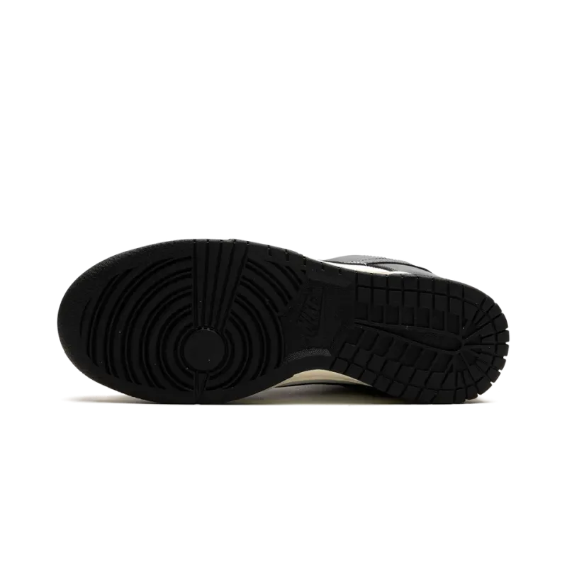 Nike DUNK LOW WMNS Vintage Panda Womens