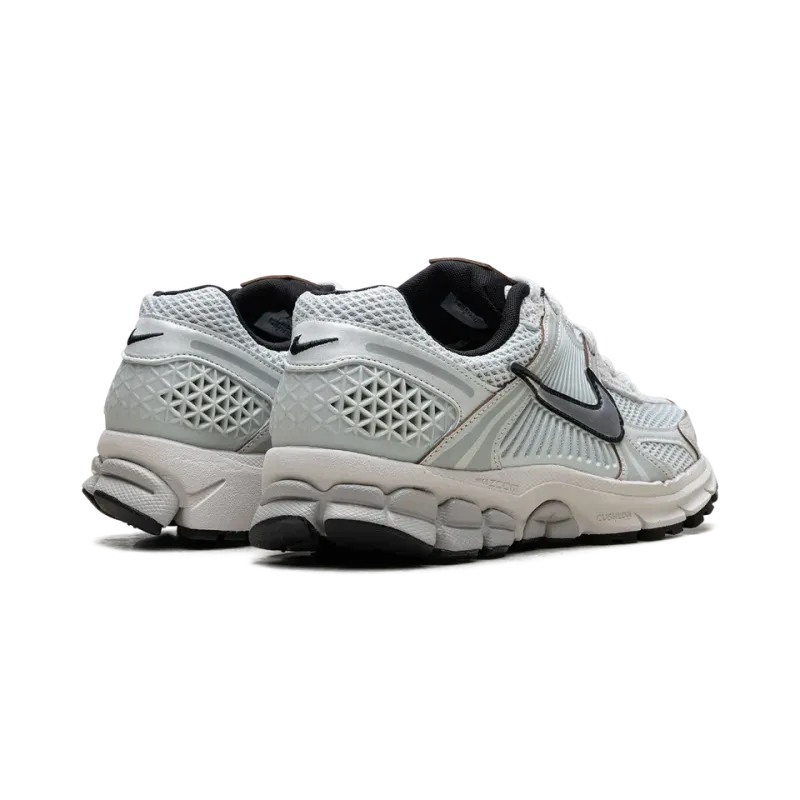 Nike Zoom Vomero 5 WMNS Light Silver Chrome Womens