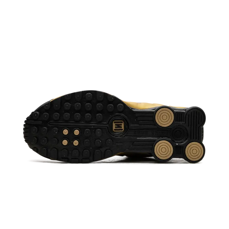 Nike Shox R4 WMNS Black / Metallic Gold Womens