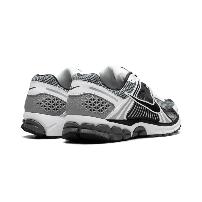 Nike Zoom Vomero 5 SE SP Black / Metallic Silver Mens