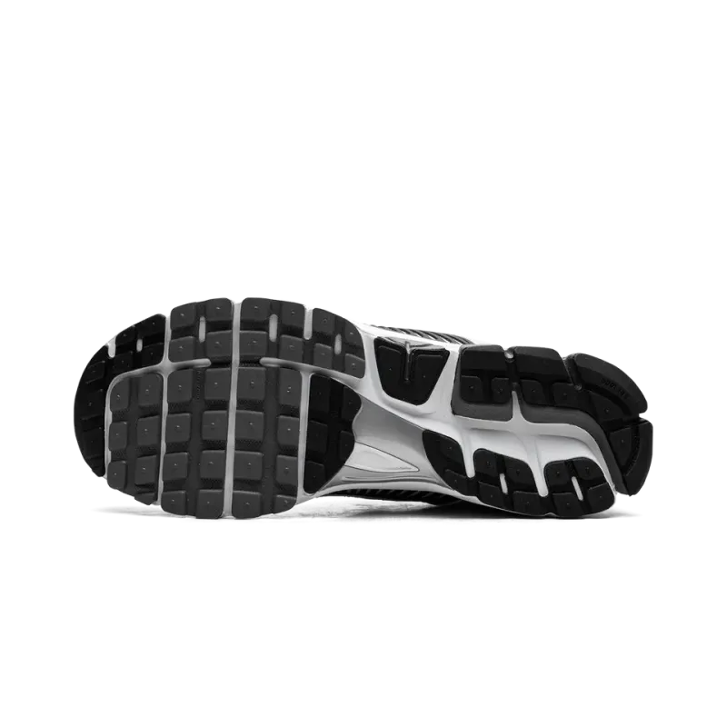 Nike Zoom Vomero 5 SE SP Black / Metallic Silver Mens
