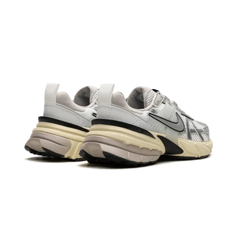 Nike V2K RUN WMNS Metallic Silver Womens