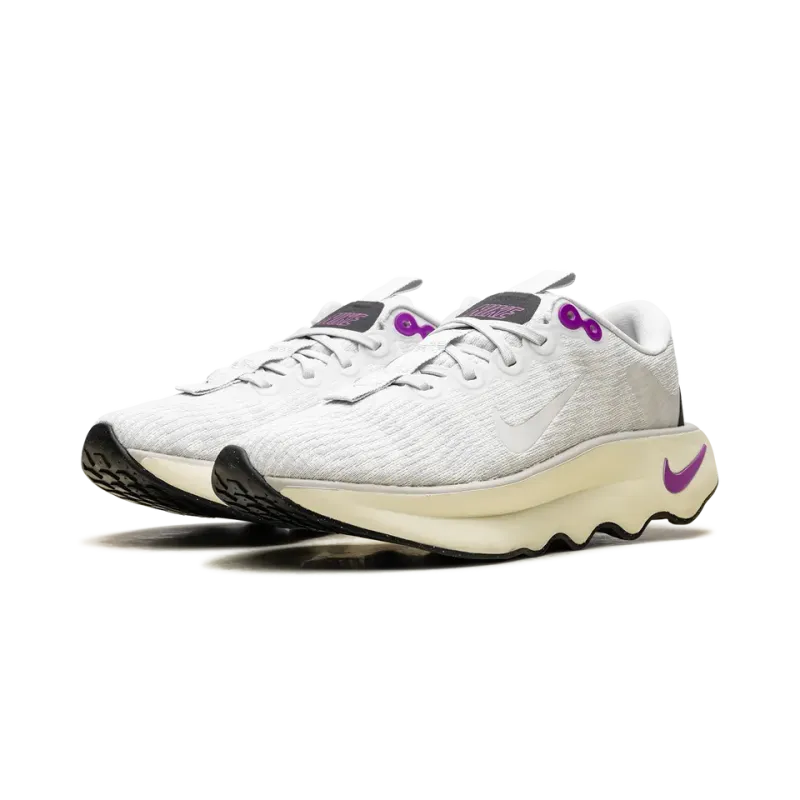 Nike Motiva WMNS Photon Dust Hyper Violet Coconut Milk Womens