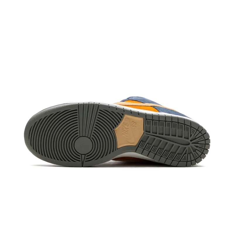 Nike SB Dunk Low Pro Light Carbon Mens