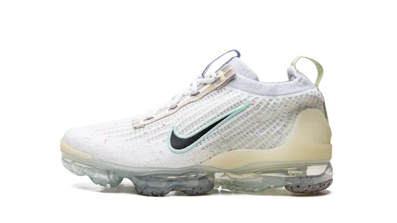 Nike Air Vapormax 2021 FK GS (DQ7758-100): Lightweight Cushioning for Growing Feet