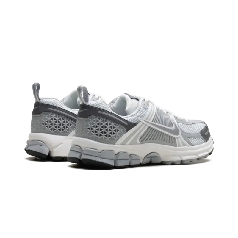 Nike Zoom Vomero 5 Pure Platinum Grade School