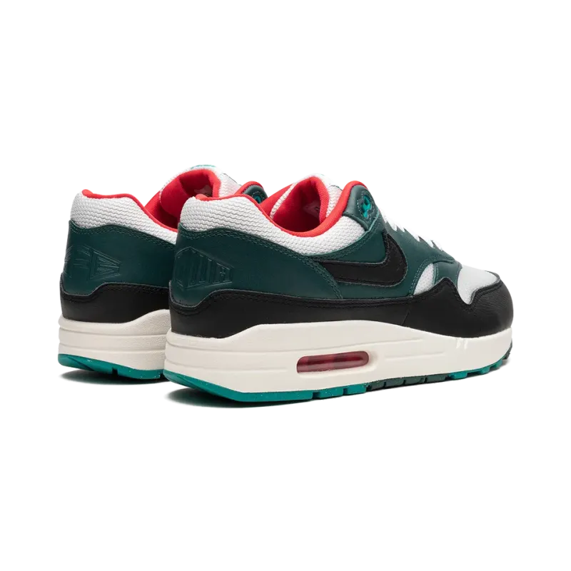 Nike Air Max 1 LeBron James x Liverpool Mens