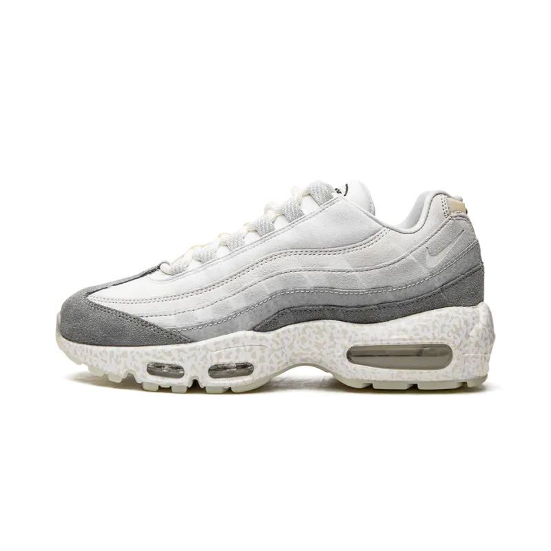 Nike Air Max 95 QS Light Bone-Glow in the Dark Mens