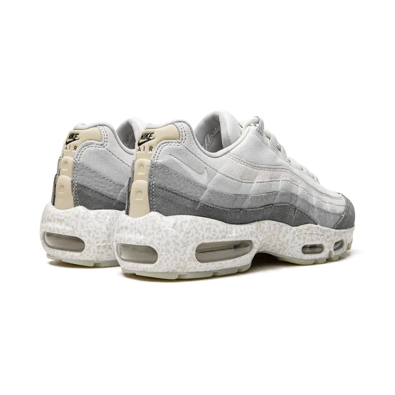 Nike Air Max 95 QS Light Bone-Glow in the Dark Mens