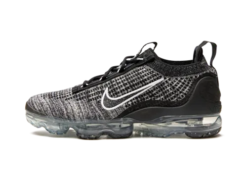Nike VAPORMAX FLYKNIT 2021 WMNS — Lightweight Cushioning Meets Modern Style