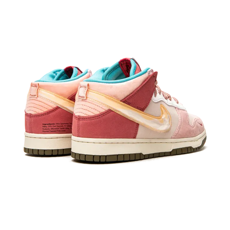 Nike Dunk Mid Social Status - Strawberry Chocolate Mens