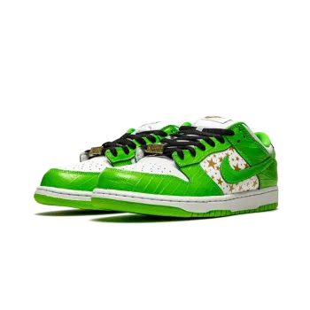 Nike SB Dunk Low Supreme - Stars - Mean Green Mens