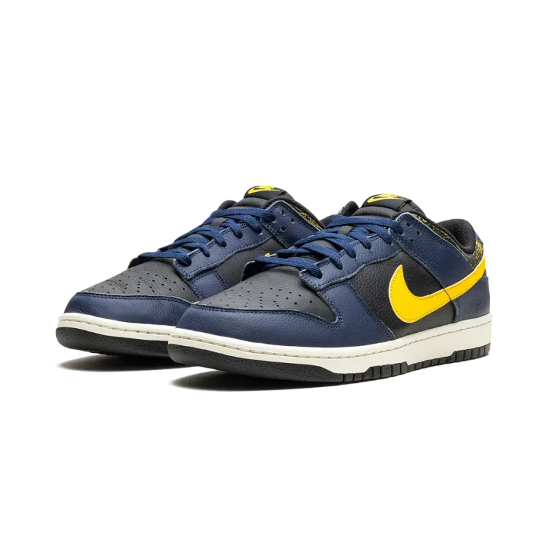 Nike Dunk Low Vintage Michigan Mens