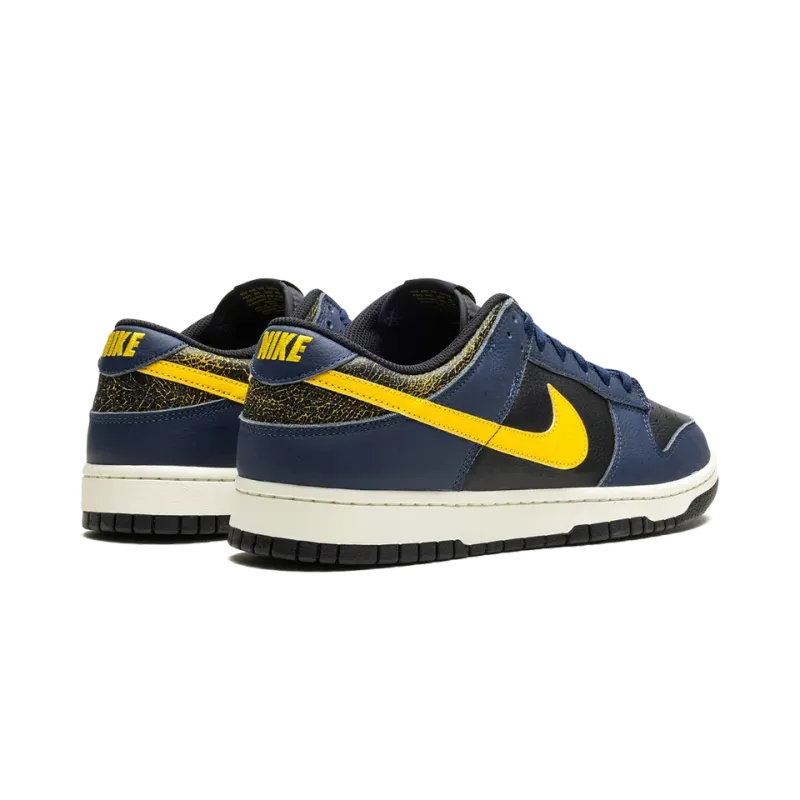 Nike Dunk Low Vintage Michigan Mens