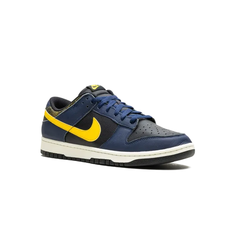 Nike Dunk Low Vintage Michigan Mens