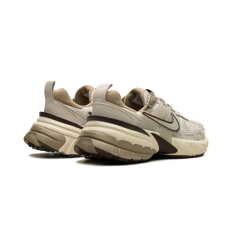 Nike V2K RUN WMNS Light Orewood Brown Womens