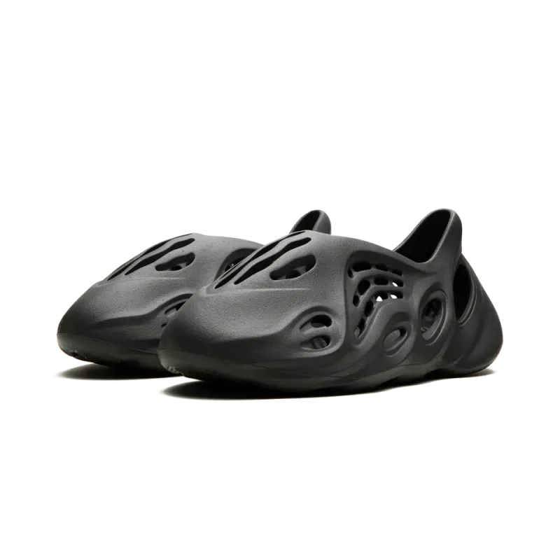 Yeezy Yeezy Foam Runner Carbon Mens