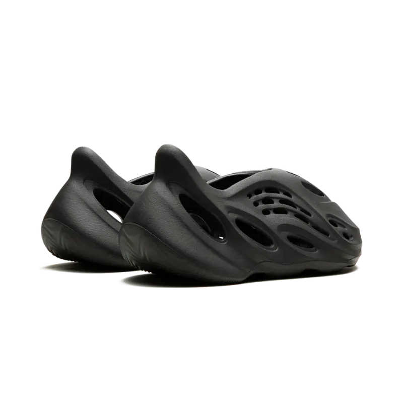 Yeezy Yeezy Foam Runner Carbon Mens